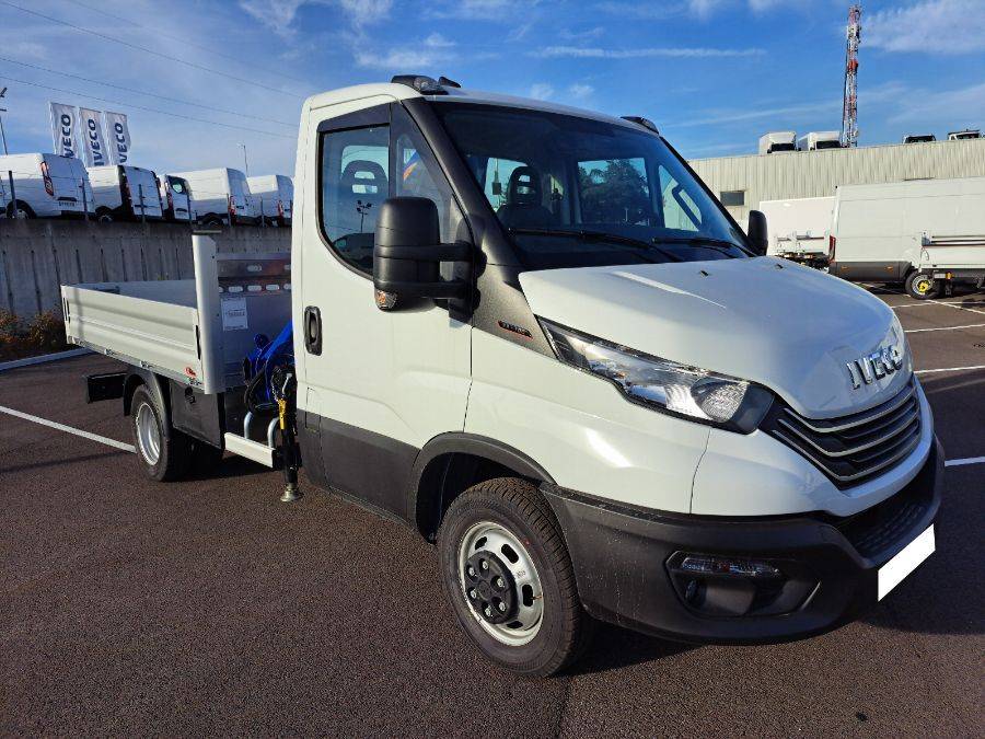 Iveco DAILY neuf grue plateau à vendre à Chanas auto 38 proche de Lyon