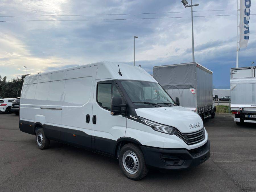 Iveco DAILY FOURGON occasion boîte automatique à Chanas auto 38 proche de Lyon