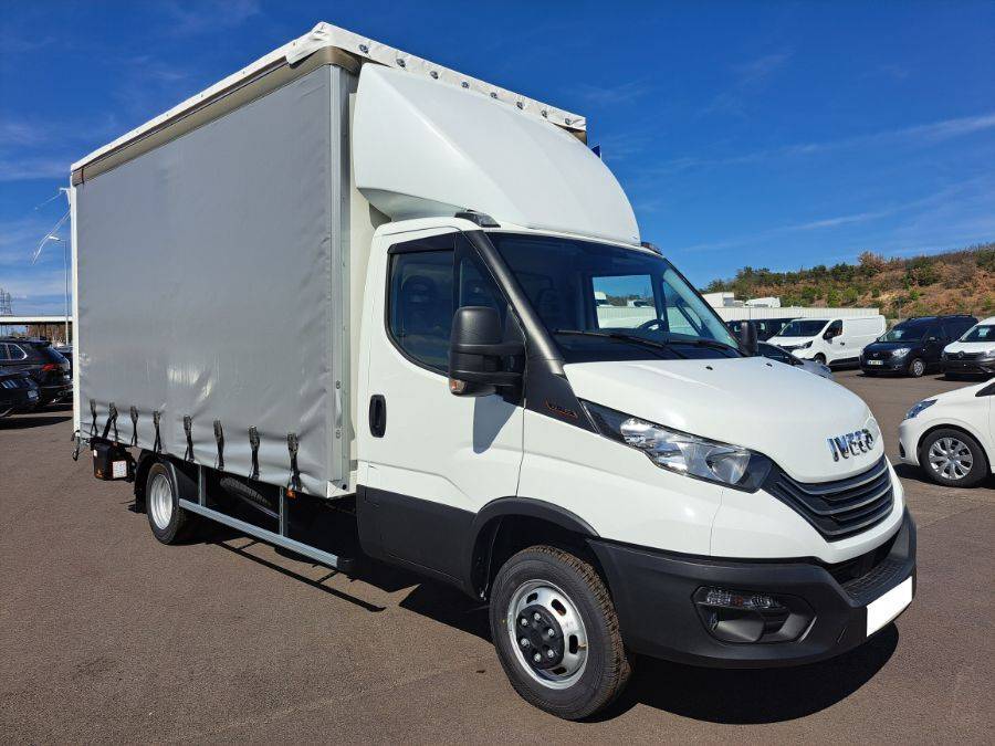 Iveco DAILY occasion 2023 hayon aux alentours de Lyon