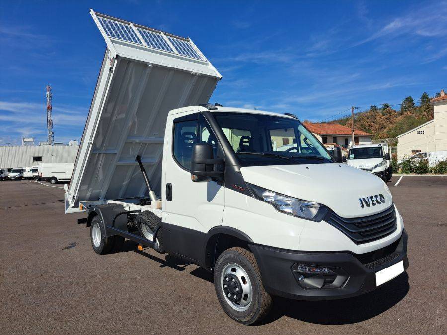 Iveco DAILY 2023 benne diesel à vendre proche de Lyon