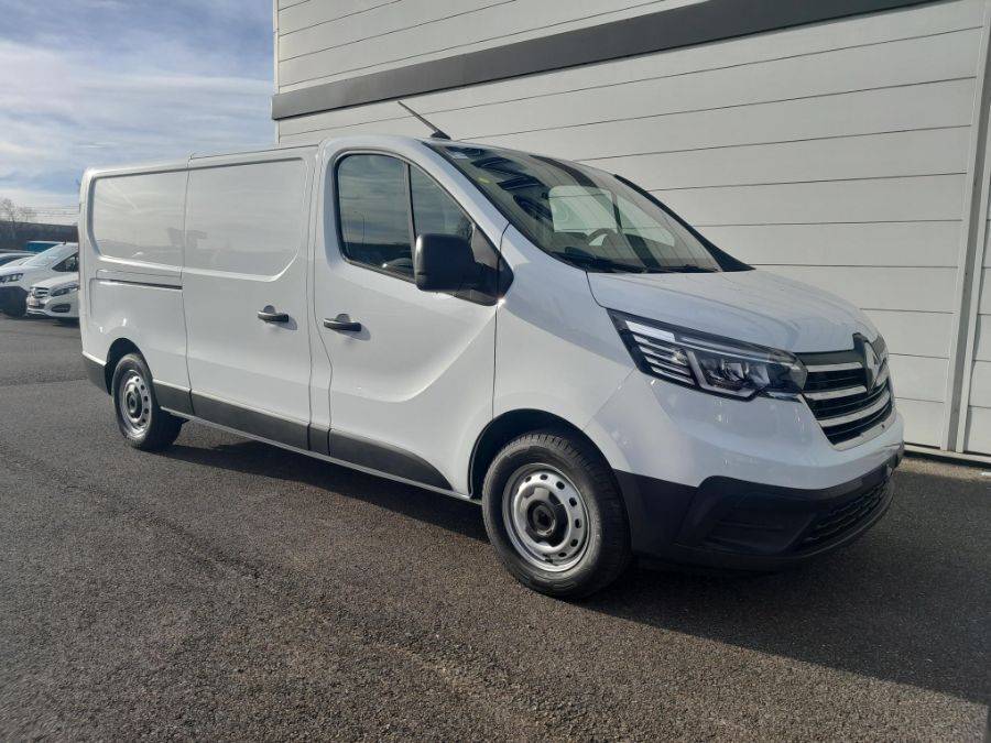 Renault TRAFIC FOURGON neuf L2H1 boîte automatique vers Lyon