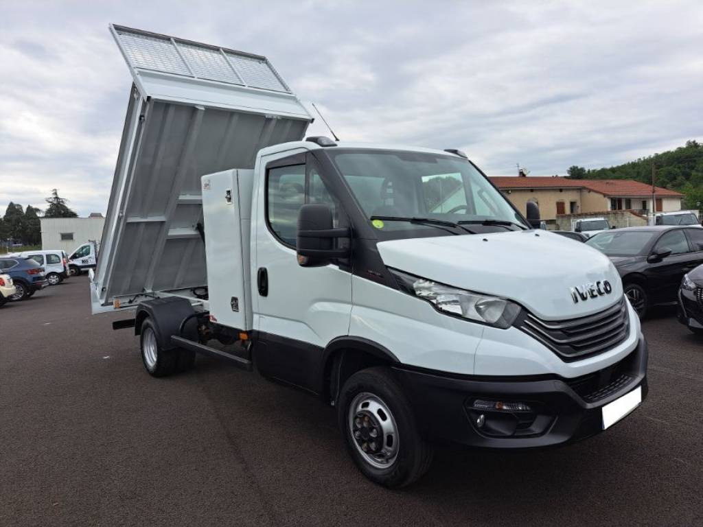 Iveco Daily benne coffre occasion près de Lyon