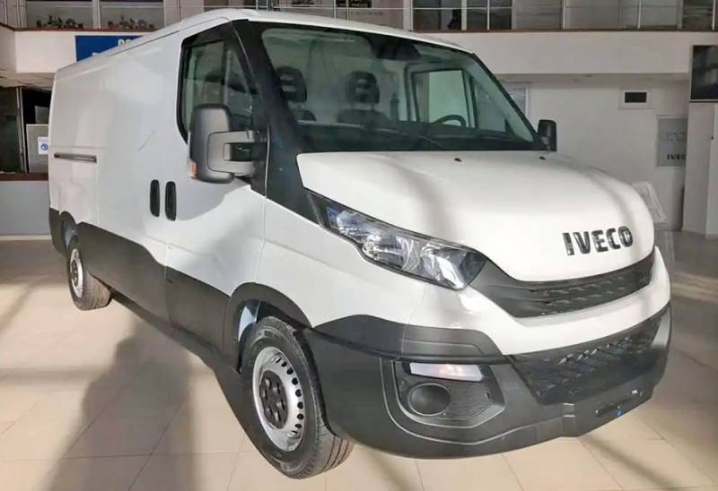 Fourgon Iveco, véhicule utilitaire d'occasion disponible en Isère (38)