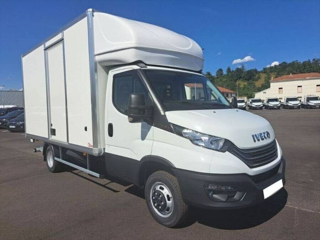 Iveco DAILY occasion caisse hayon à Chanas auto 38 près de Lyon