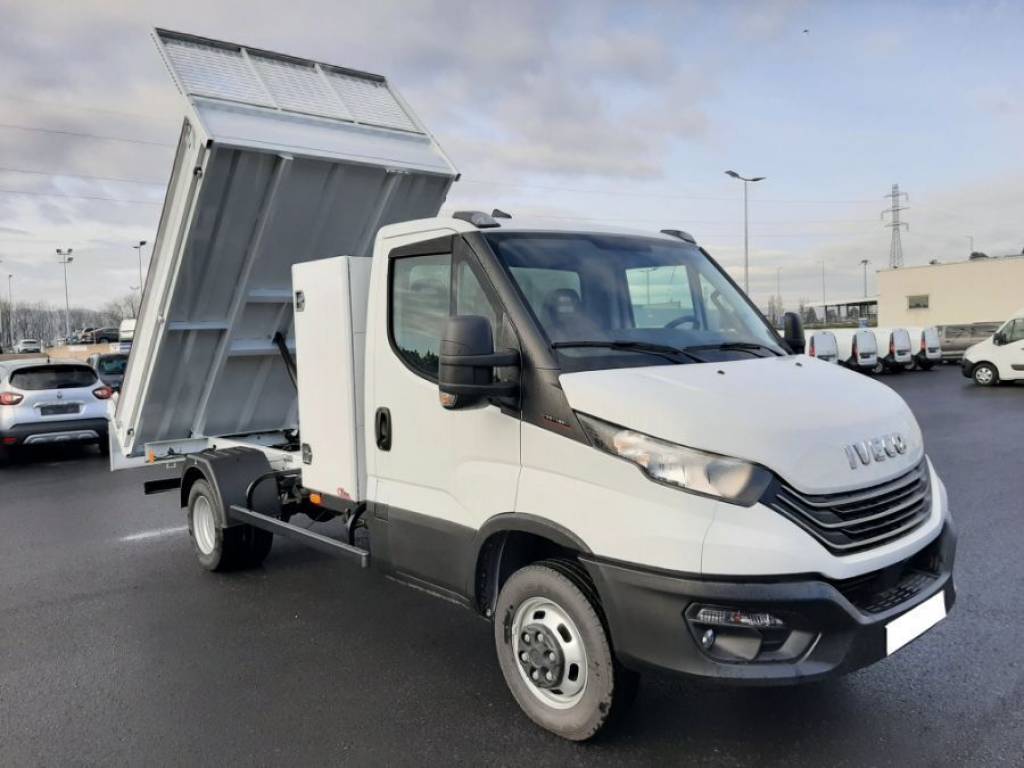 Iveco DAILY occasion benne et coffre diesel à Chanas auto 38 proche de Lyon