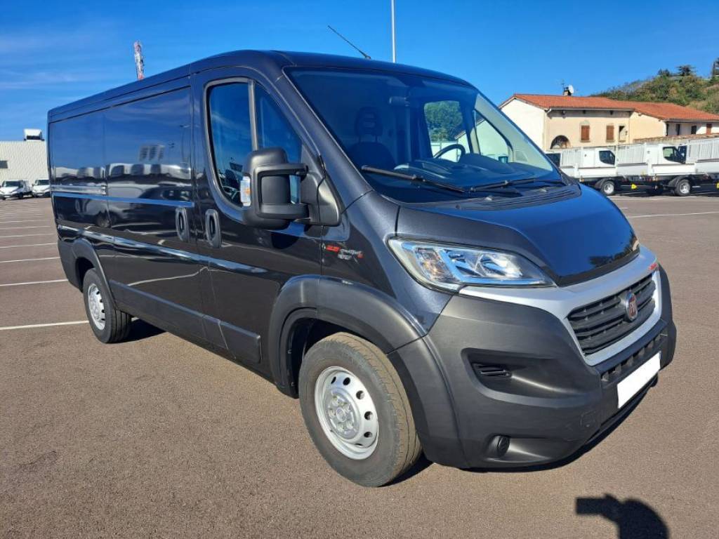 Fiat DUCATO FOURGON occasion diesel aux alentours de Lyon