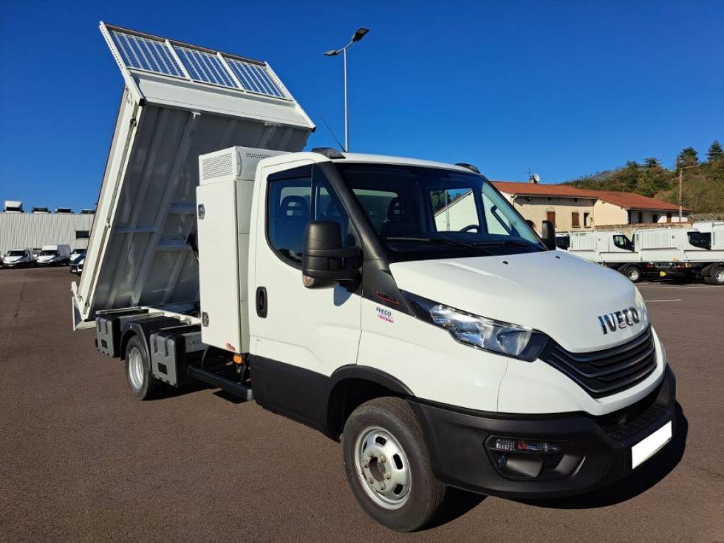 Iveco DAILY occasion benne coffre diesel aux alentours de Lyon