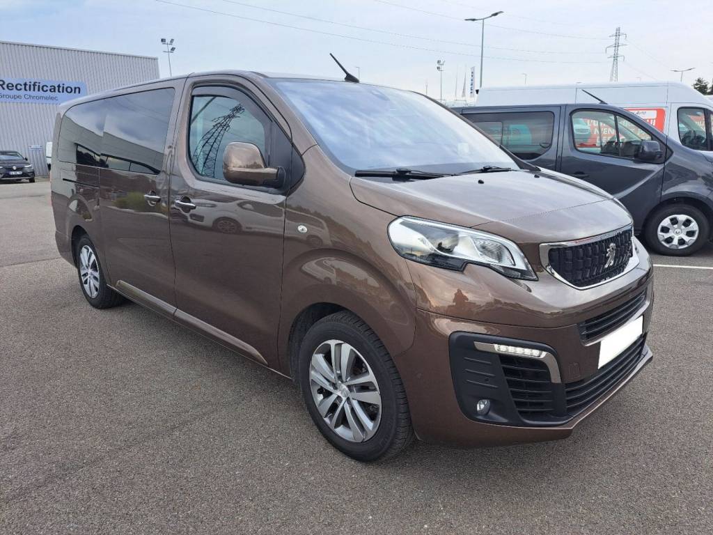 Peugeot TRAVELLER occasion long boîte automatique aux alentours de Lyon